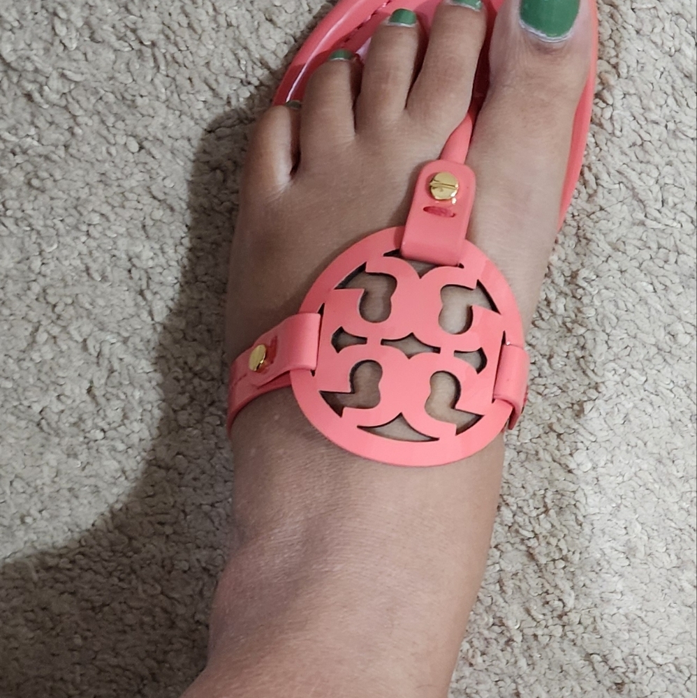 NWT Tory Burch Coral MILLER PATENT SANDAL - Picture 2 of 3